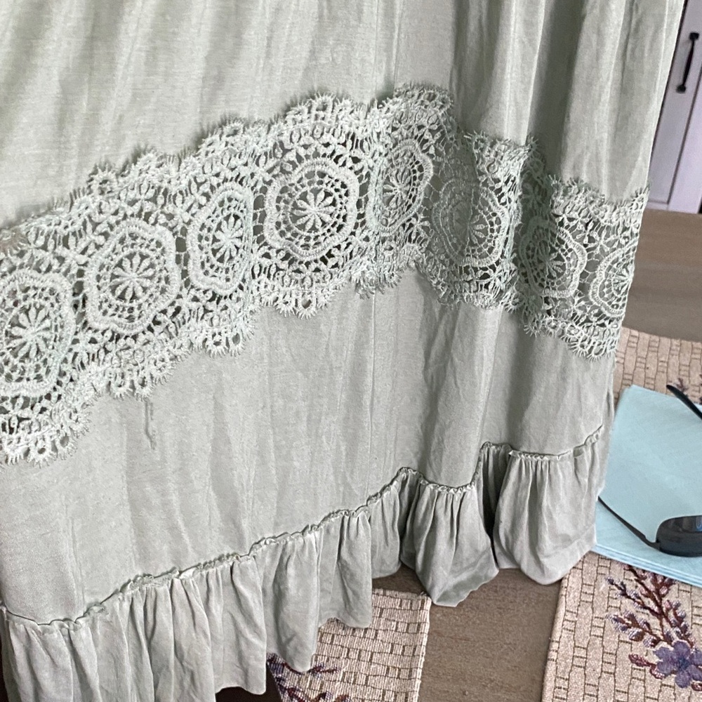 POL Sage Lace Accent Dress - Picture 4 of 6